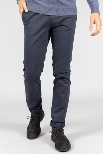 Παντελόνι slim fit