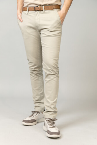 Παντελόνι slim fit